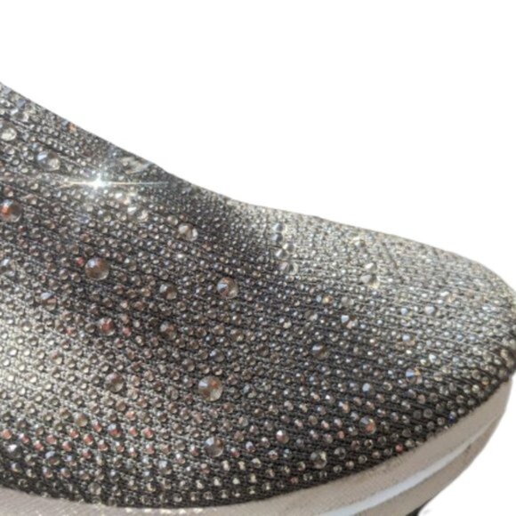 STEVE MADDEN Sparkly Silver Gray Slip on Sneakers Shoes Fit Size 7 - 7.5 - Picture 3 of 12